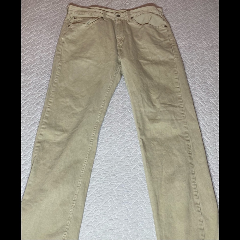 Khaki Levi jeans
